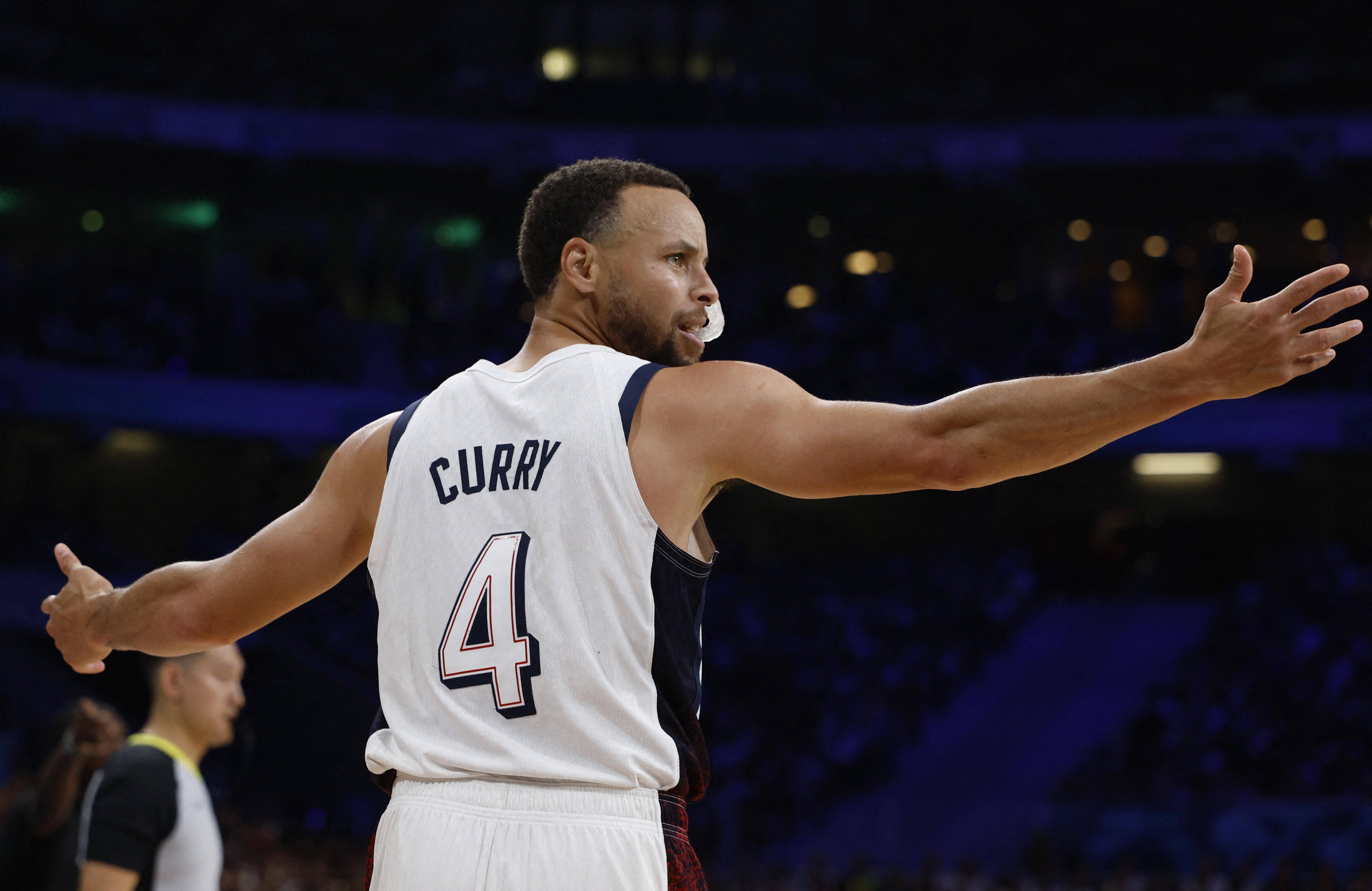 在场上专注 在场上专注