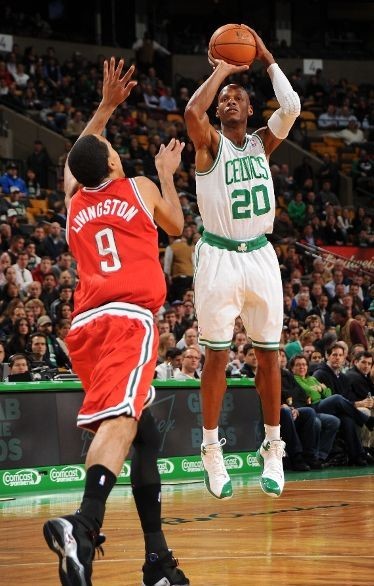 一边是西蒙 一边是西蒙